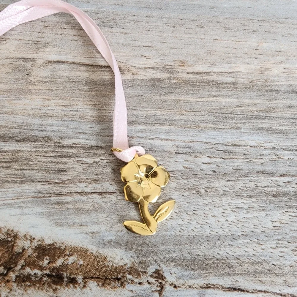 A Simple Guide to Happiness Hardcover Gift Book Pink Floral Gold Flower Charm